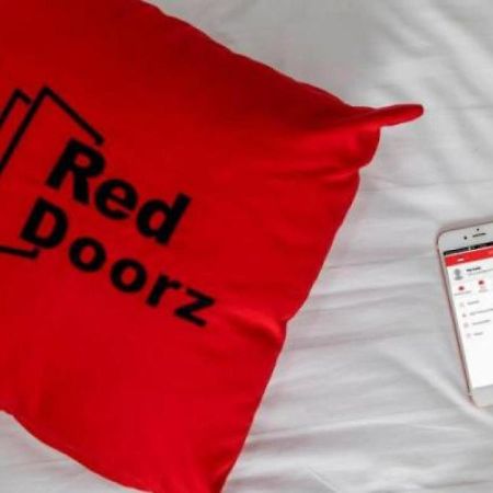 Reddoorz Plus @ Kwitang 2 Jakarta Luaran gambar
