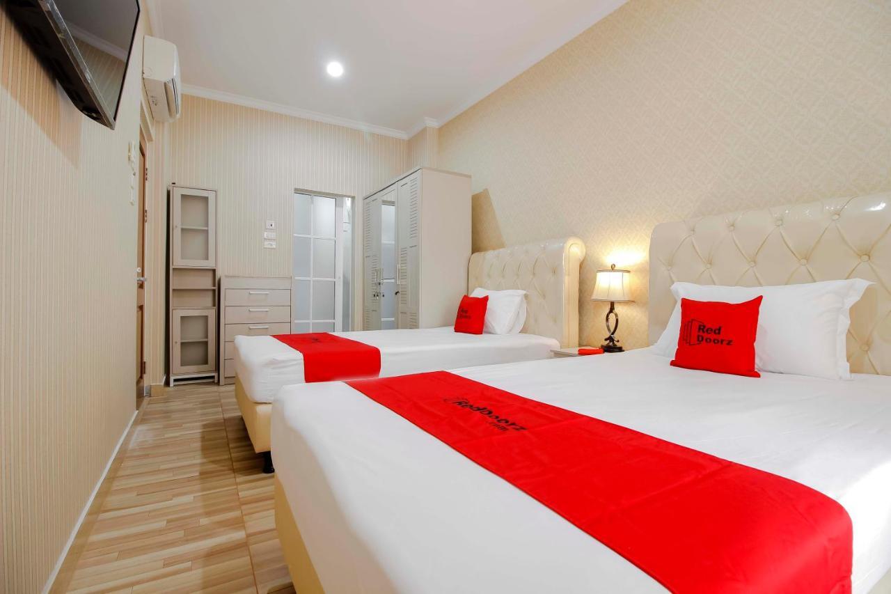 Reddoorz Plus @ Kwitang 2 Jakarta Luaran gambar